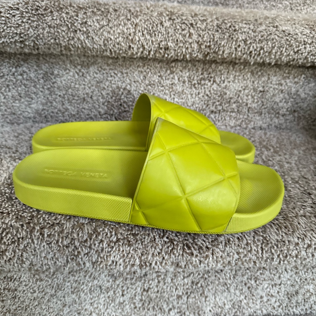 Bottega Veneta Mens Lime Green Rubber Slide Sandals